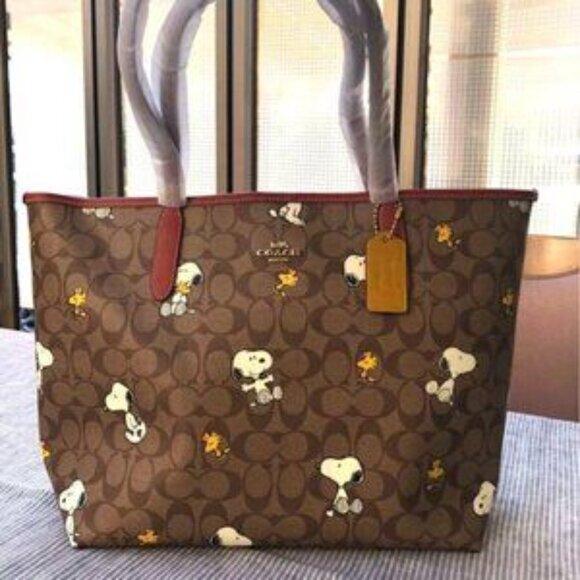Coach X Peanuts City Tote In Signature Canvas With Snoopy Woodstock Print - Picture 1 of 5